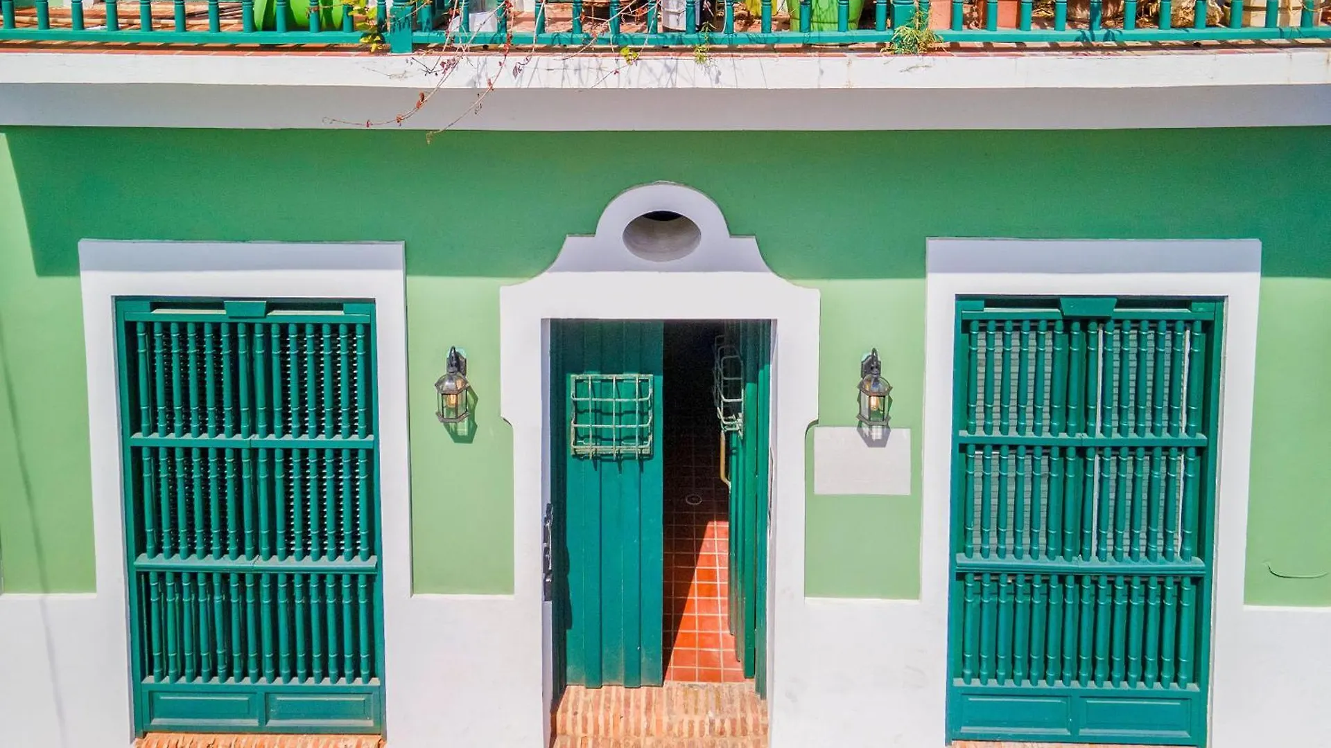 Chic 1-Bedroom & Loft In Prime Location San Juan Apartment